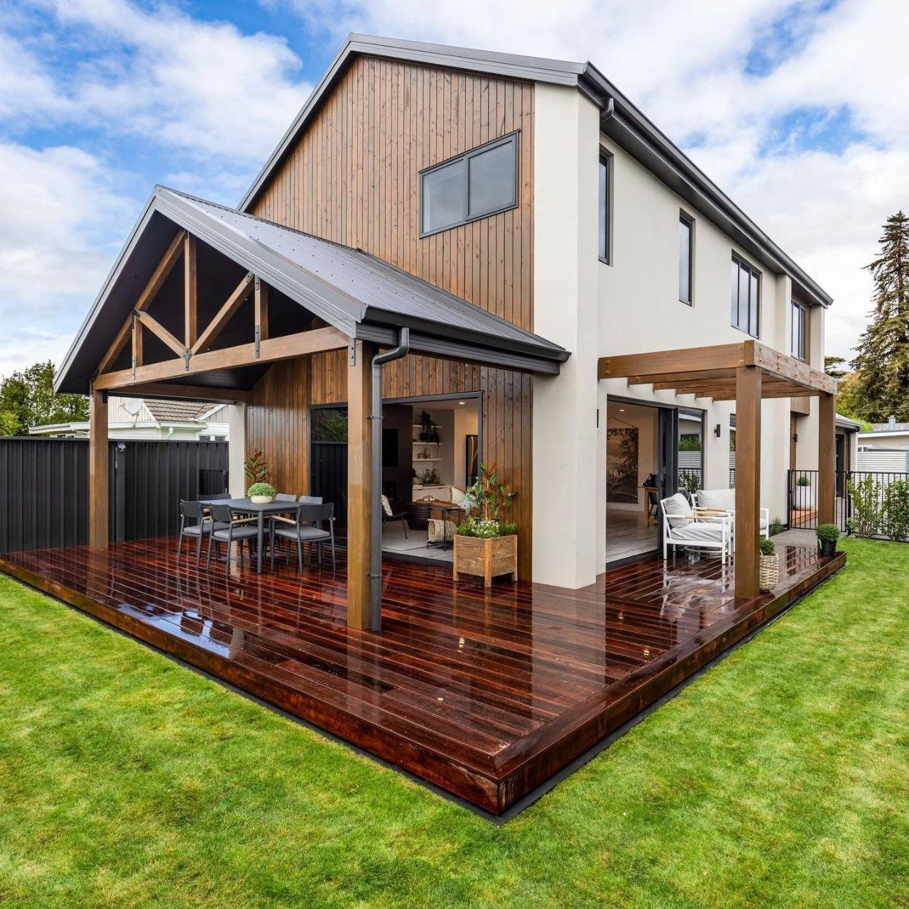 Eltham Rd Housefront - wall plaster